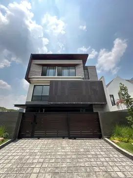 Dijual Rumah Konsep Villa Mewah Elegant Citraland Surabaya Barat