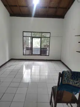 Ruko di Mainroad Arcamanik Bandung Bangunan 2 Lantai