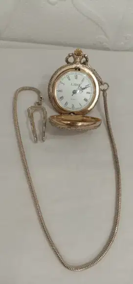 Jam kalung vintage LIBO, jam saku pocket ,jam kantong.