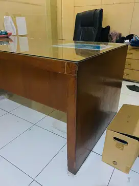 Meja direksi jati belanda + kaca tebal