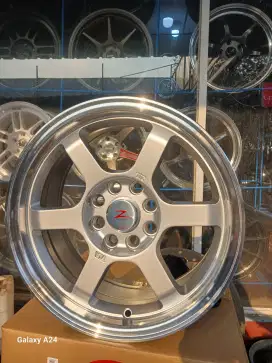 Rays te37 ring 15 lebar 7 pcd 4x108 dan 4x114,3 ET 20 zebra kijang