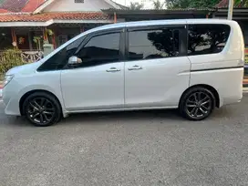 Nissan Serena 2017 XAT