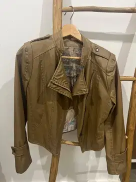 Jacket kulit coklat
