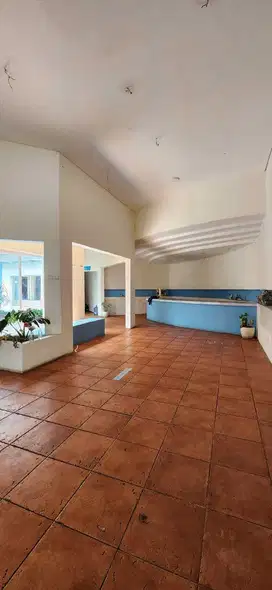 Ruang usaha ex - cafe di sayap Riau