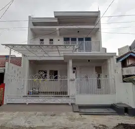 Rumah 2 Lantai Sudah Renov Di Tytian Kencana Samping Summareconarecon
