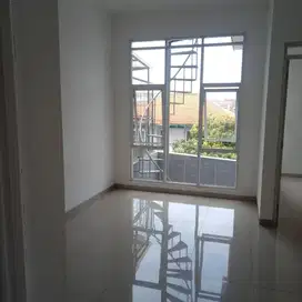 Rumah 2 Lantai Nyaman di Komplek Nata Belova Bandung