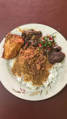 Bebersih rumah makan