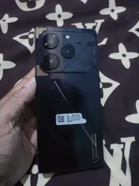 TECNO POVA 6 PRO 5G RAM 12+12/256 mulus no minus kel batangan