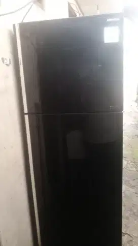 Kulkas 2 pintu jumbo Hitachi