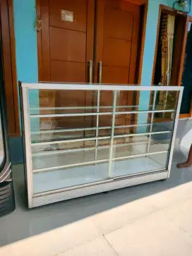 Etalase 1,5 meter