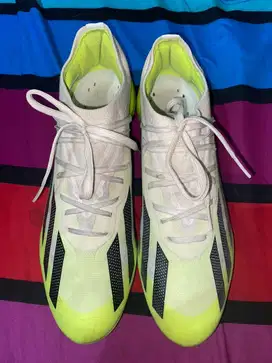 Sepatu bola adidas crazyfast putih hijau