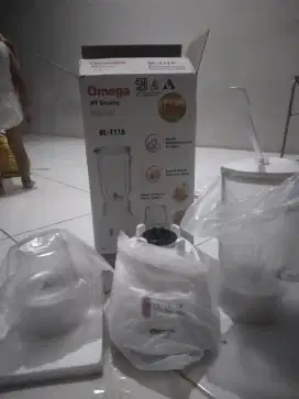 Blender merek omega