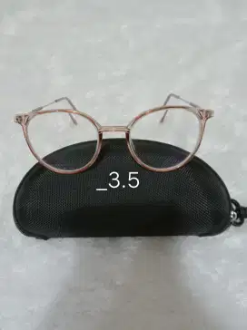 kacamata Ori (minus-3,5 )Harga 200  ,lokasi Cilebut
