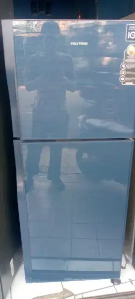 Dijual kulkas masih mulus Polytron 2pintu barang siap pakai no minus