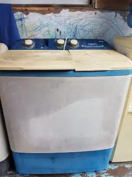 MESIN CUCI 2 TABUNG AQUA