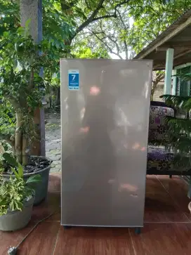 Kulkas 1 pintu dijual cepat