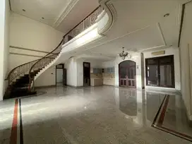 Jual/Sewa Rumah Siap Huni 2 Lantai Dharmahusada Indah Dekat Kertajaya