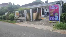 RUMAH USAHA DAN TINGGAL SUPER BESAR TANPA PERANTARA