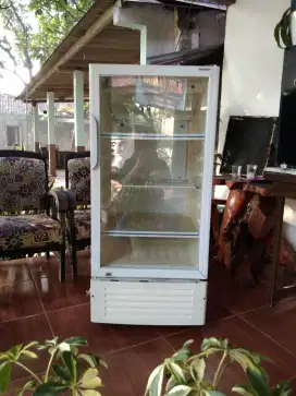 Showcase Satu pintu kecil