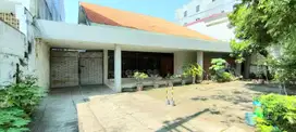 Dijual Rumah Besar di Jl. EMBONG CERME, Surabaya Pusat