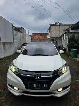 HRV Prestige 1.8 at Sunroof 2016