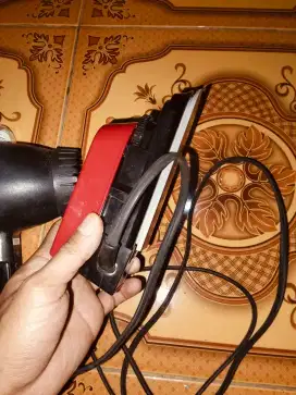 Setrika mini untuk bepergian