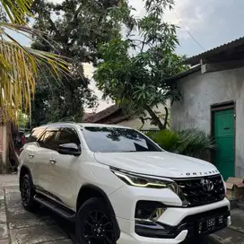 Fortuner GR Sport 4x2 2021 2.4