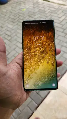 Samsung galaxy S10 plus S10+ normal
