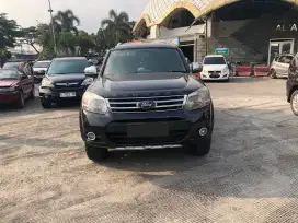 FORD EVEREST 2.5 XLT 4X2 MT HITAM 2013