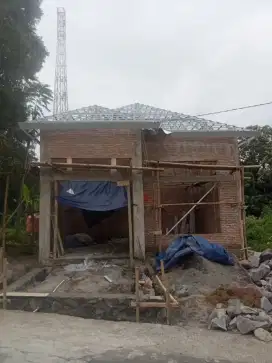 Konstruksi baja ringan dan plafon PVC dll