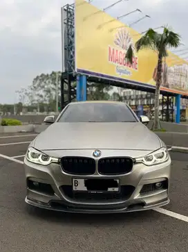 BMW 320i Luxury Line 2019, KM cuma 32rb (bukan miles)