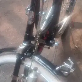 Sepeda gazelle antik dan barang langka