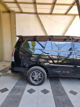 Toyota Kijang Innova 2011 Bensin