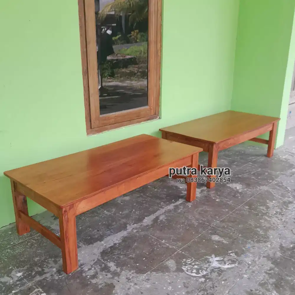 Meja lesehan warung