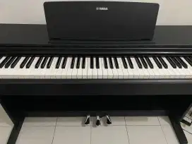 Piano Yamaha Arius YDP-143B