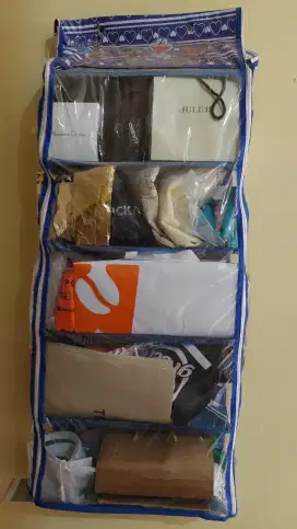 Tempat Tas dan Sepatu