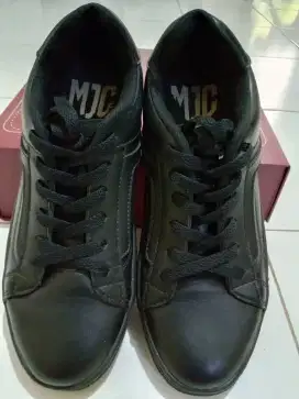 Sepatu MJC Indonesia - Hitam - Sepatu Sekolah - Sneakers - Kerja - 41