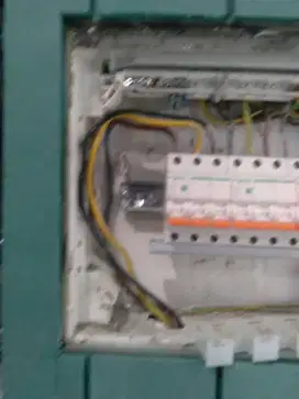 Pemasangan instalasi Kabel listrik, cctv, internet dll