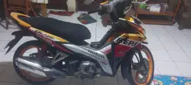 Dijual Honda Blade Repsol 2013