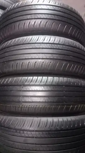 Ban dunlop enaseve ec300+ ukuran 215/60/17