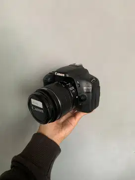 KAMERA CANON 550D + KIT