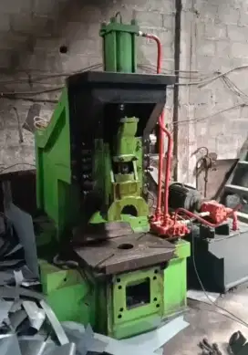 Mesin hidrolik power press