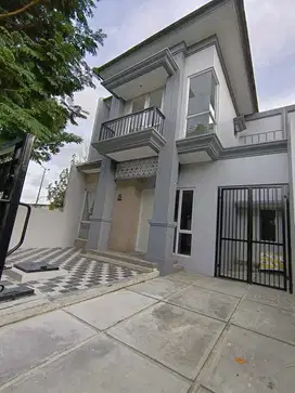 Disewakan Cepat Rumah Rapi Siap Huni di Cluster Viola Banjar Wijaya