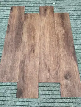 Vinyl lantai bekas bagus