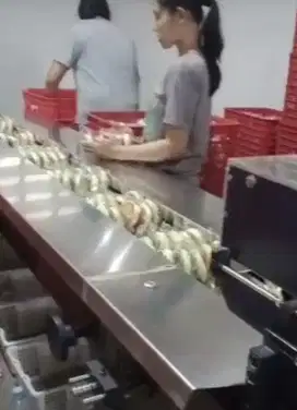 Dibutuhkan segera karyawati pabrik roti bagian packing dan isi.