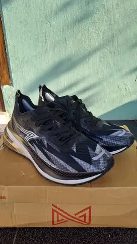 sepatu olahraga lari running joging ardiles nfinity flash size 40