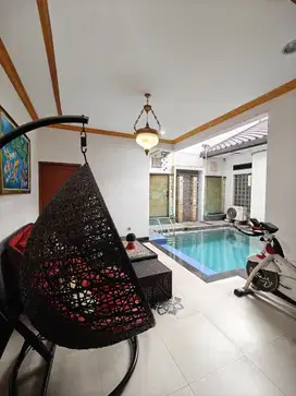 Rumah siap huni di komplek one gate di Jatiwaringin Jakarta Timur