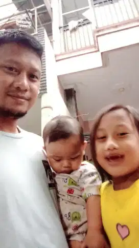 Mencari kerja sebagai sopir pribadi,barang,sistem harianatau bulanan
