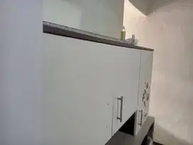 Lemari Gantung Dapur Bekas – Masih Kuat, Cocok untuk Dapur Minimalis!