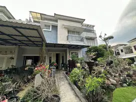 Rumah Asri Hoek di Perum Gading Serpong Clust Chalcedony Tangerang